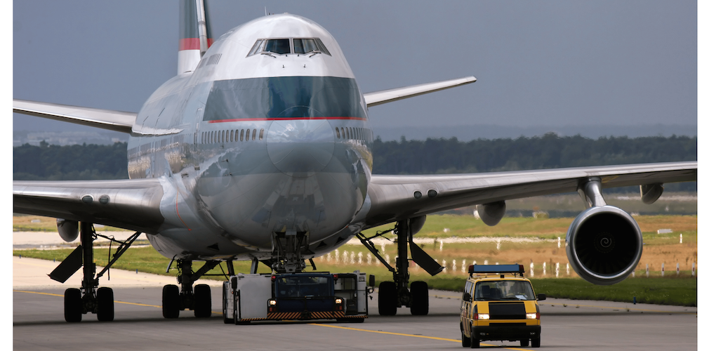 runway required for large commercial planes